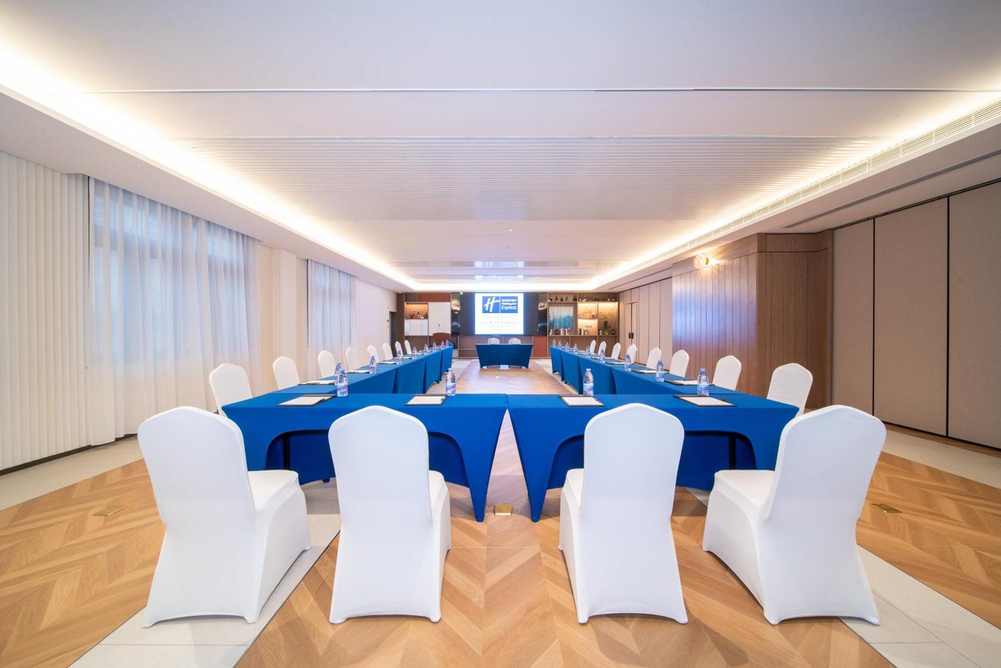 Holiday Inn Express Shanghai Pujiang Lianhang Road By Ihg Экстерьер фото