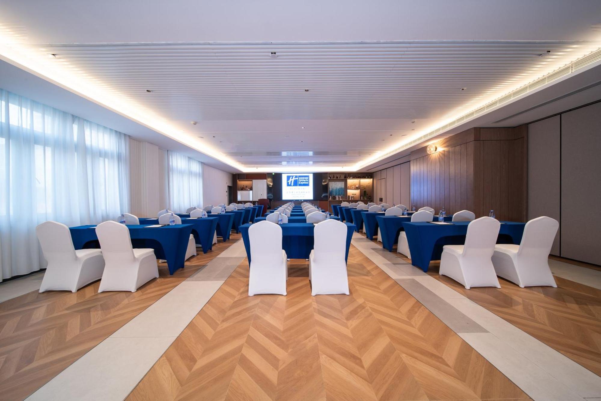 Holiday Inn Express Shanghai Pujiang Lianhang Road By Ihg Экстерьер фото