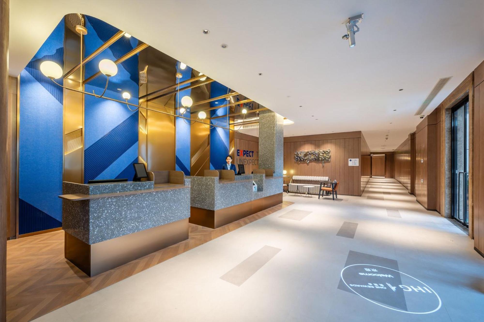 Holiday Inn Express Shanghai Pujiang Lianhang Road By Ihg Экстерьер фото