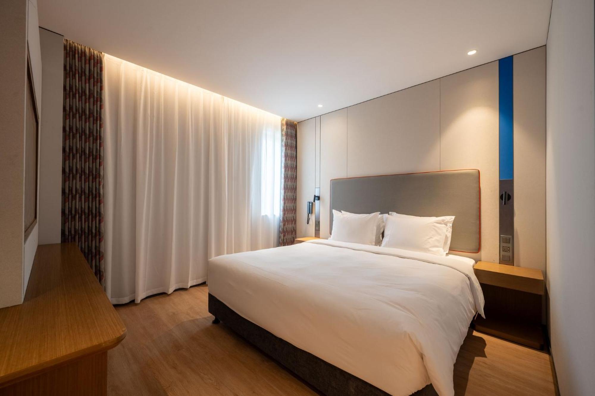 Holiday Inn Express Shanghai Pujiang Lianhang Road By Ihg Экстерьер фото
